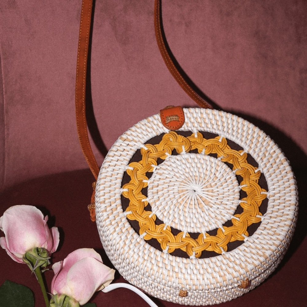 NWT Lulu’s Gili Mustard Yellow and White Round Woven Purse